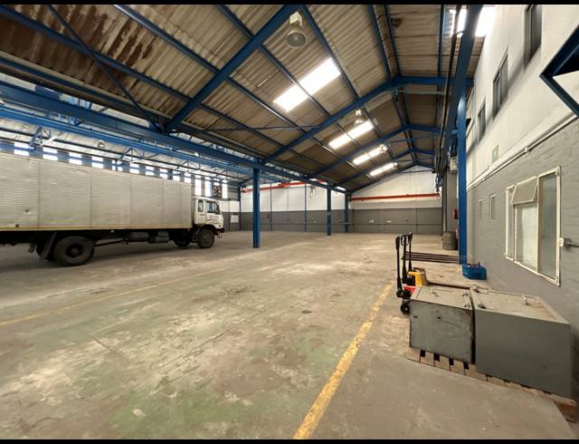 1,635M² FACTORY TO LET IN BEACONVALE